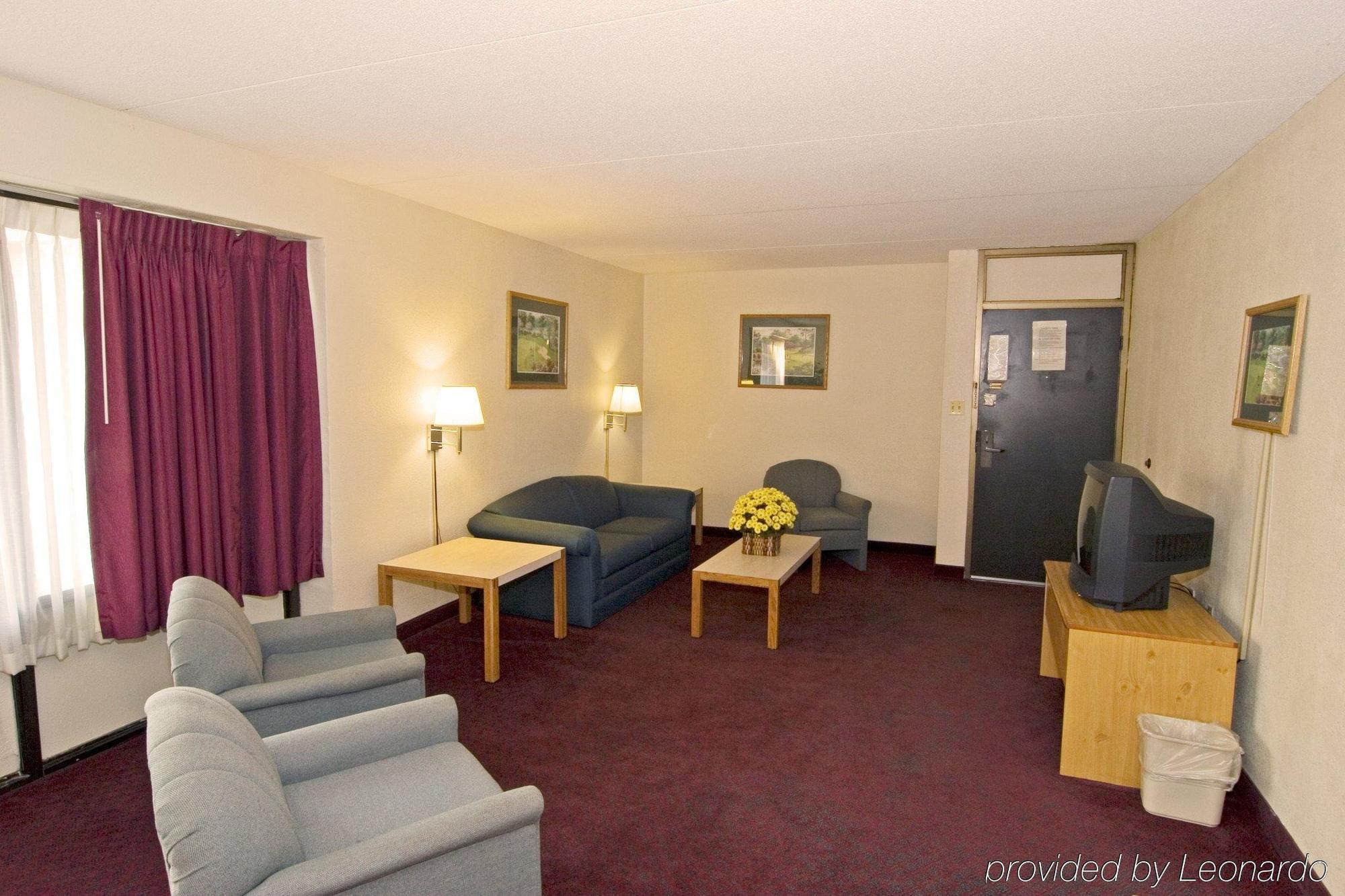 Super 8 By Wyndham Valdosta Mall Exterior photo